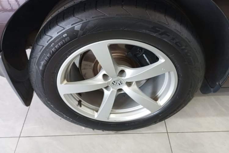 Used Porsche Macan 2014 Macan 2.0T Right Rear Wheel Hub