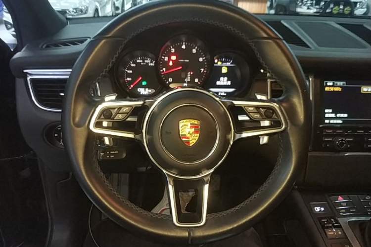 Used Porsche Macan 2014 Macan 2.0T Steering Wheel