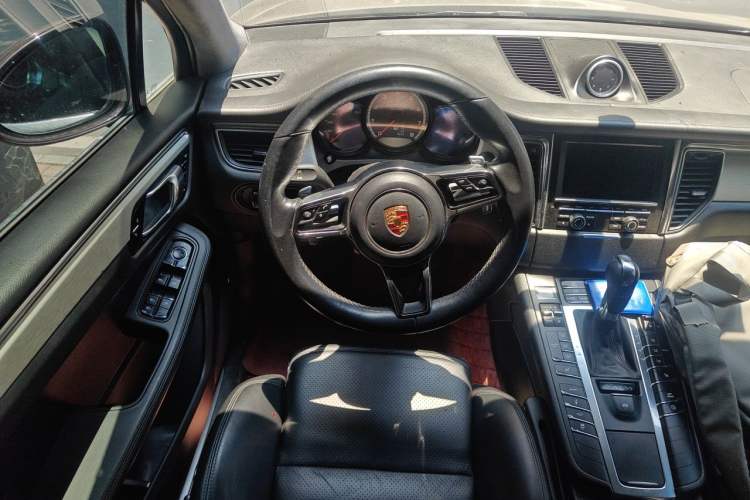 Used Porsche Macan 2014 Macan Turbo 3.6T Steering Wheel