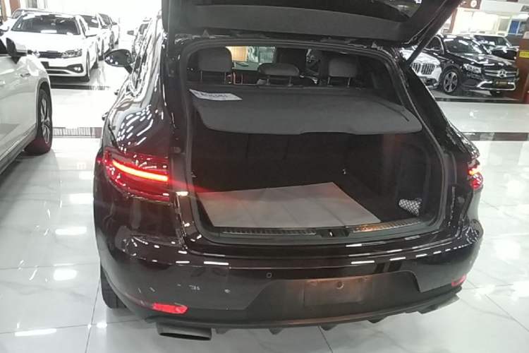Used Porsche Macan 2014 Macan 2.0T Trunk