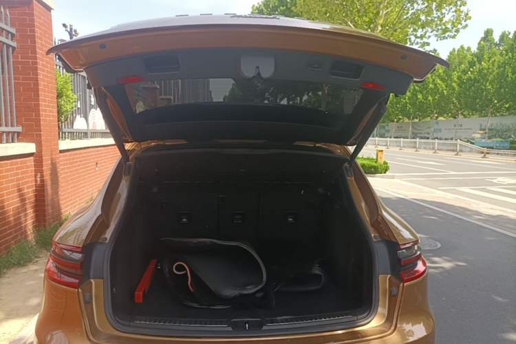 Used Porsche Macan 2014 Macan 2.0T Trunk