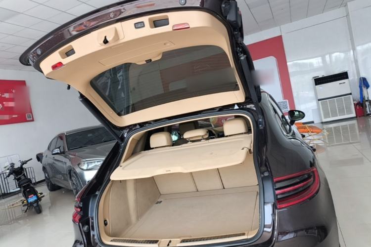 Used Porsche Macan 2014 Macan 2.0T Trunk