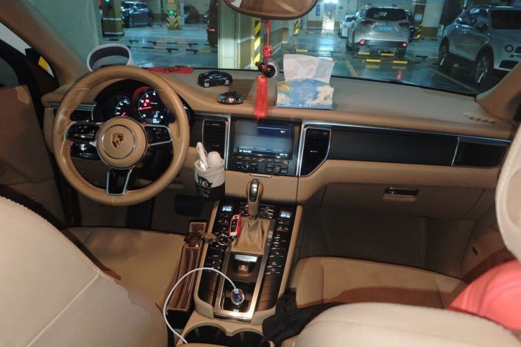Used Porsche Macan 2014 Macan 2.0T Center Console