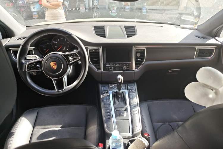 Used Porsche Macan 2014 Macan 2.0T Center Console