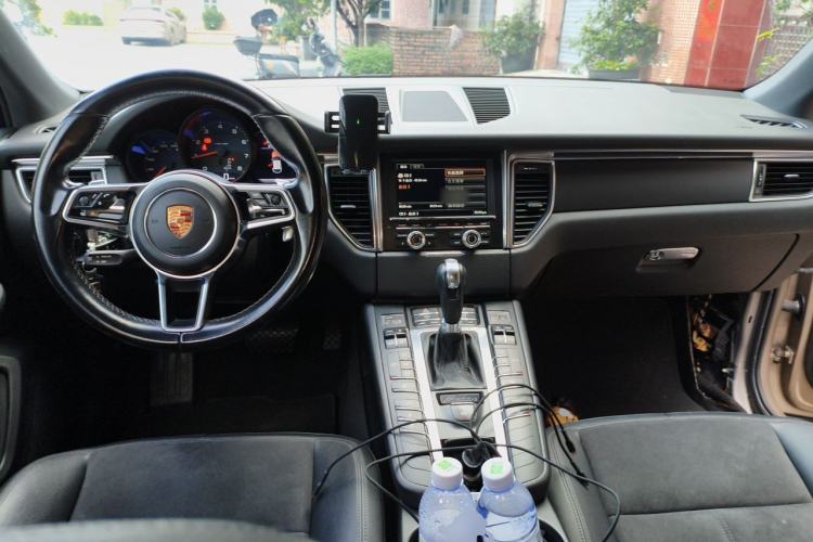 Used Porsche Macan 2014 Macan 2.0T Center Console