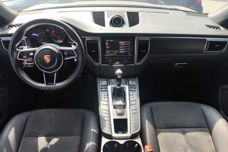 Used Porsche Macan 2014 Macan 2.0T Center Console