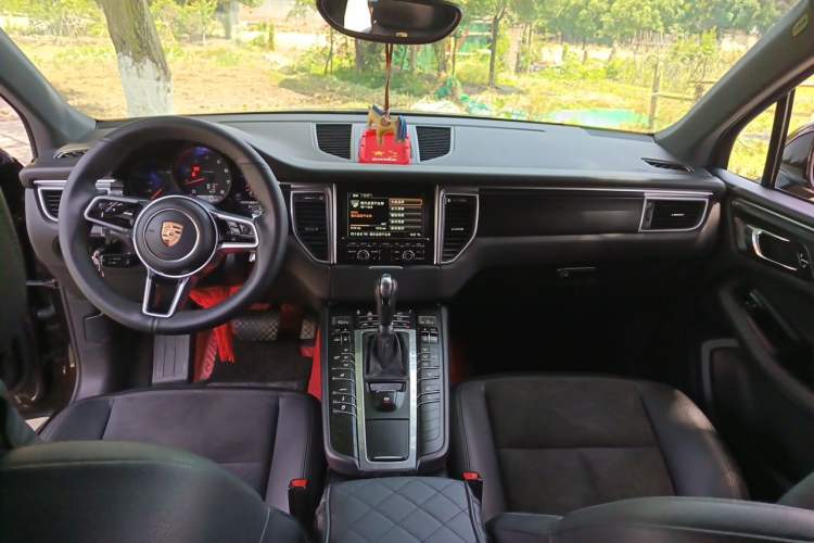 Used Porsche Macan 2014 Macan 2.0T Center Console
