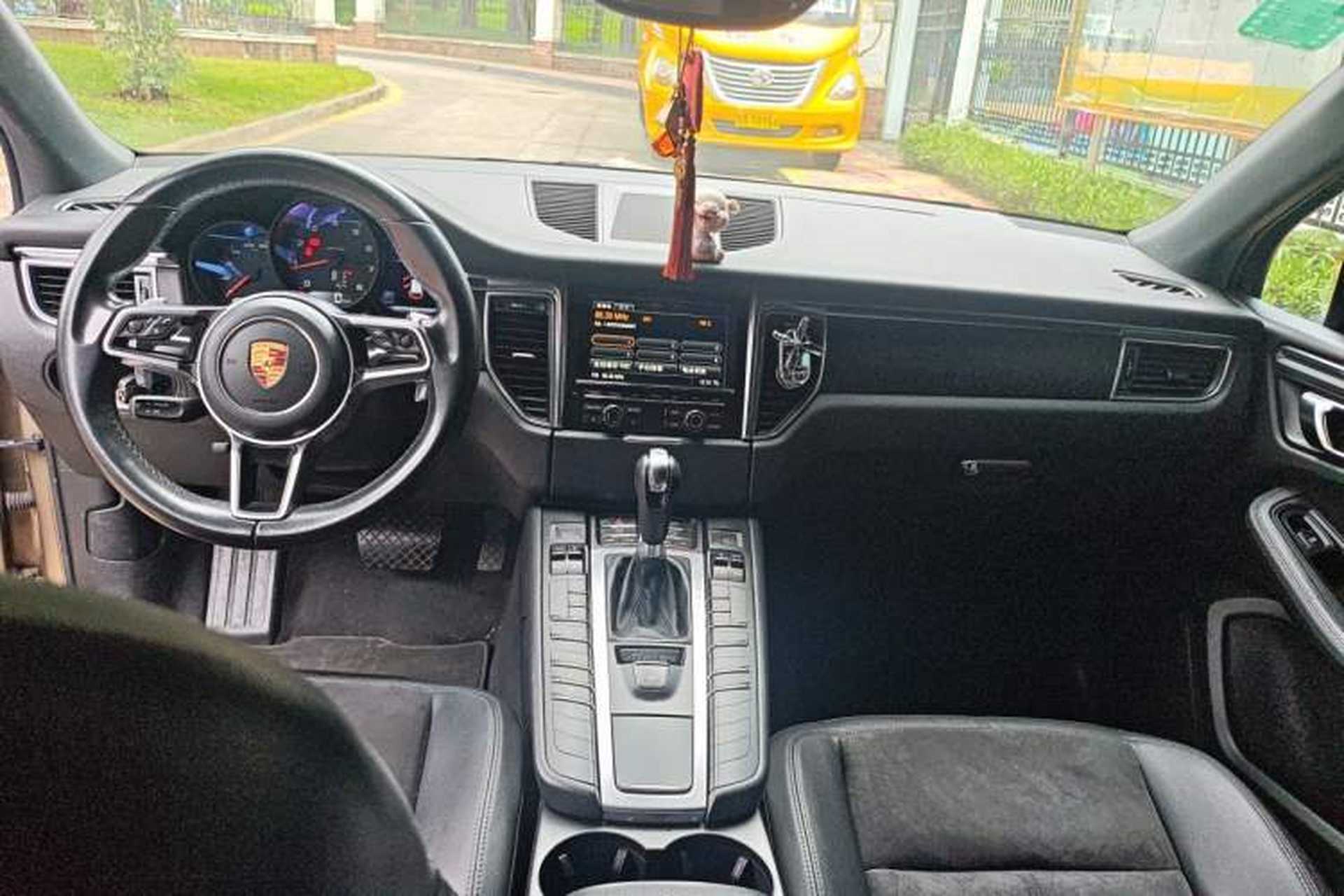 Used Porsche Macan 2014 Macan 2.0T Center Console
