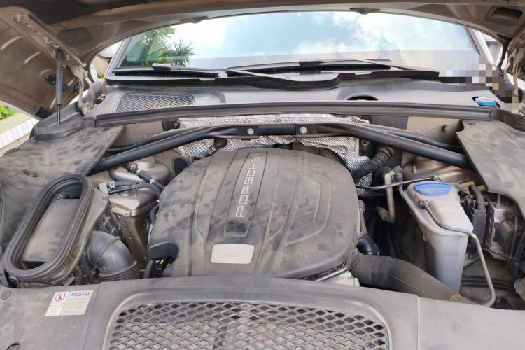 Used Porsche Macan 2014 Macan 2.0T Engine Bay