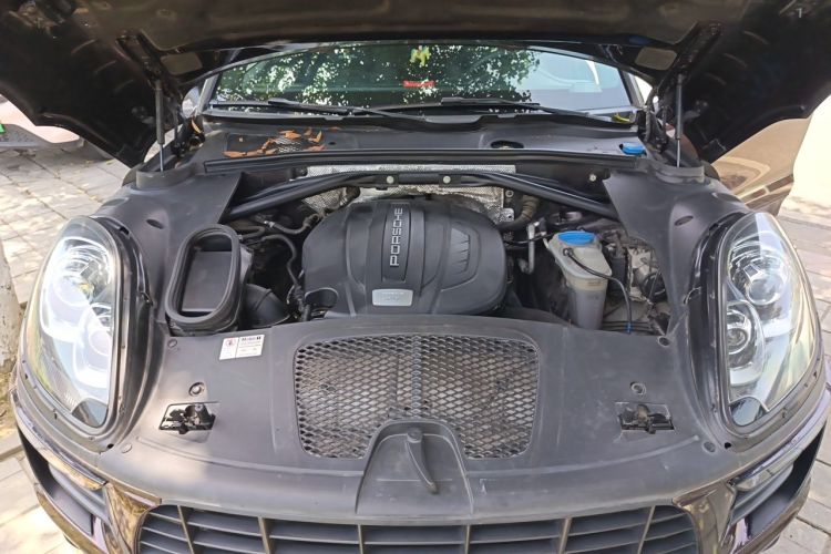Used Porsche Macan 2014 Macan 2.0T Engine Bay