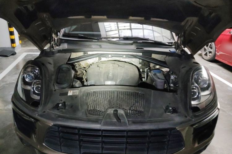 Used Porsche Macan 2014 Macan 2.0T Engine Bay