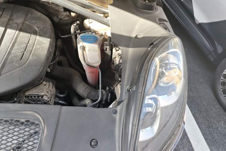 Used Porsche Macan 2014 Macan 2.0T Engine Bay Left