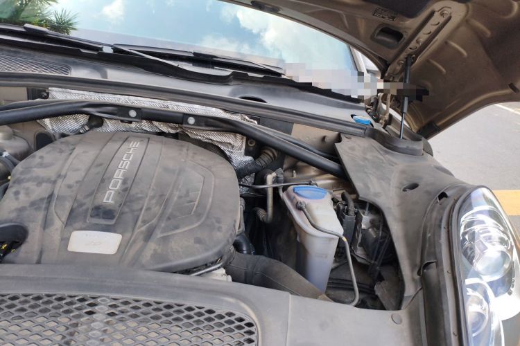 Used Porsche Macan 2014 Macan 2.0T Engine Bay Left