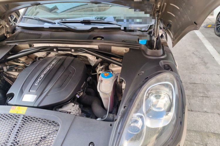 Used Porsche Macan 2014 Macan 2.0T Engine Bay Left