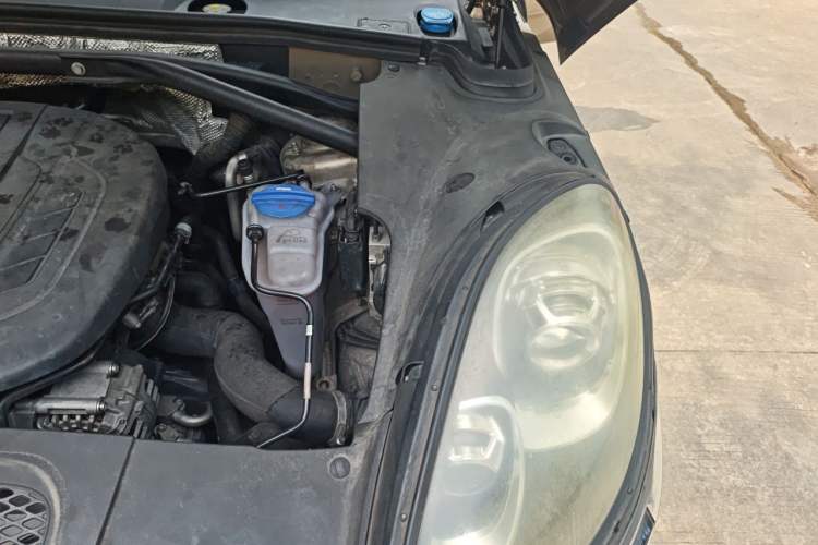 Used Porsche Macan 2014 Macan 2.0T Engine Bay Left