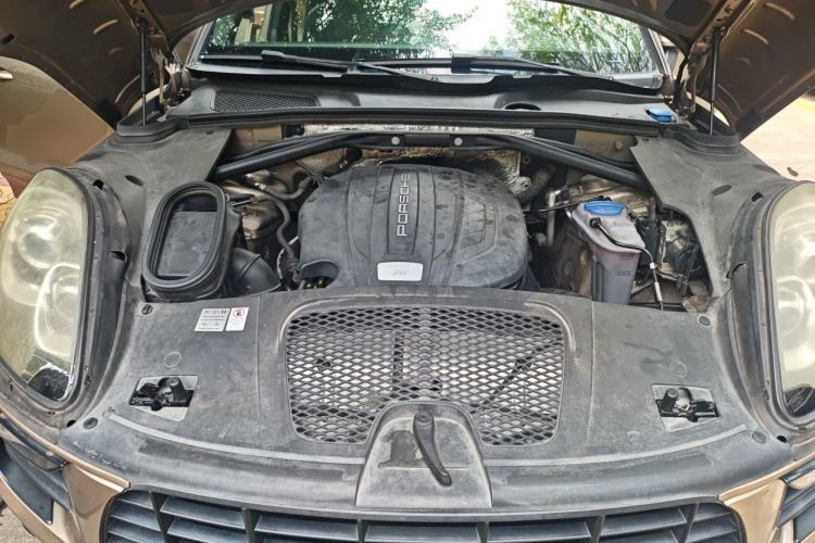 Used Porsche Macan 2014 Macan 2.0T Engine Bay