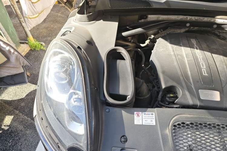 Used Porsche Macan 2014 Macan 2.0T Engine Bay Right