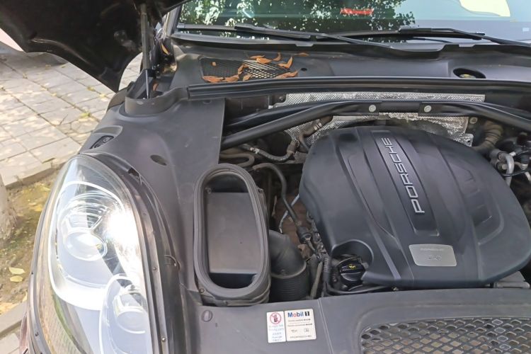 Used Porsche Macan 2014 Macan 2.0T Engine Bay Right