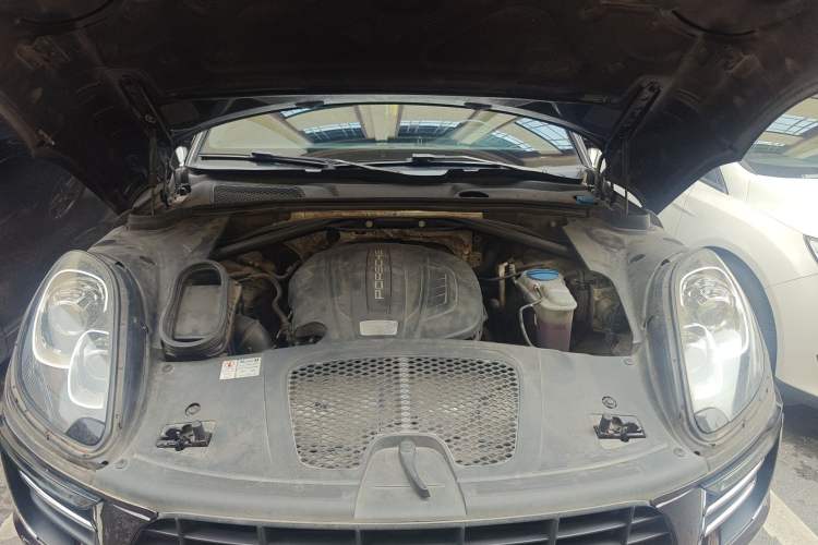 Used Porsche Macan 2014 Macan 2.0T Engine Bay