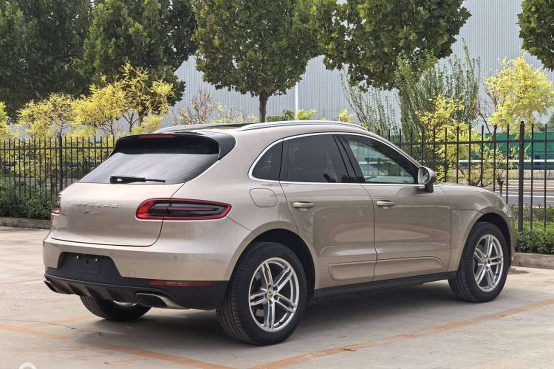 Used Porsche Macan 2014 Macan 2.0T Exterior 3