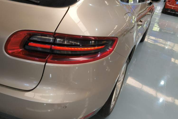 Used Porsche Macan 2014 Macan 2.0T Exterior 6