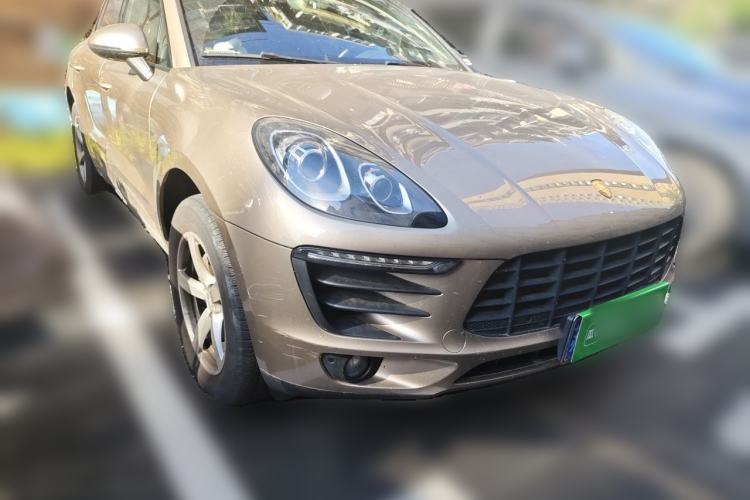Used Porsche Macan 2014 Macan 2.0T Front Right 45 Deg