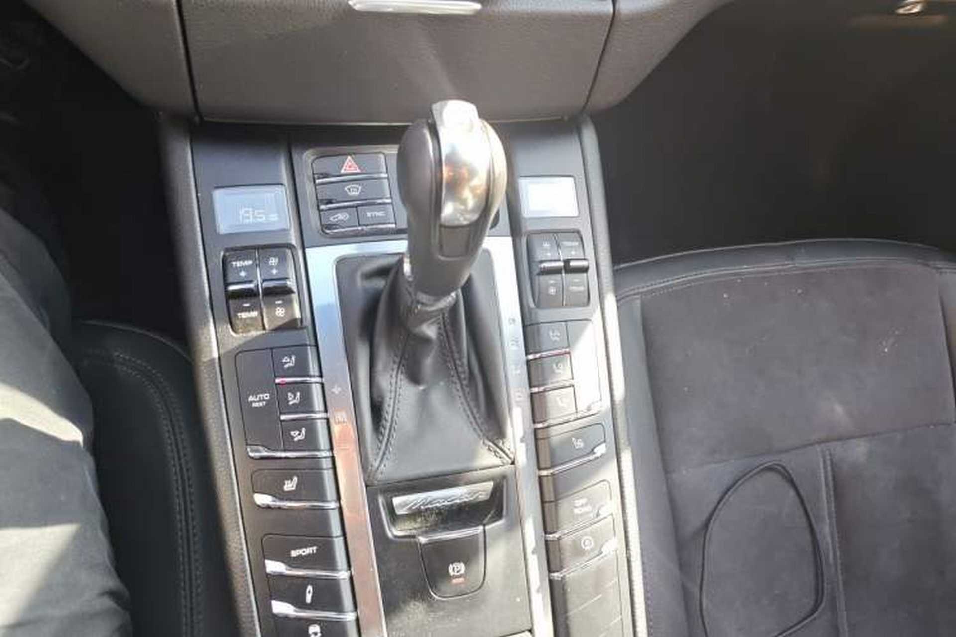 Used Porsche Macan 2014 Macan 2.0T Gear Lever