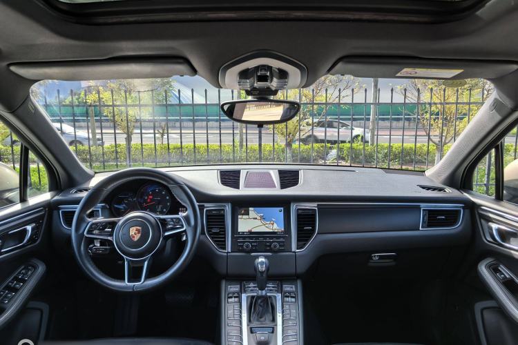 Used Porsche Macan 2014 Macan 2.0T Interior 1