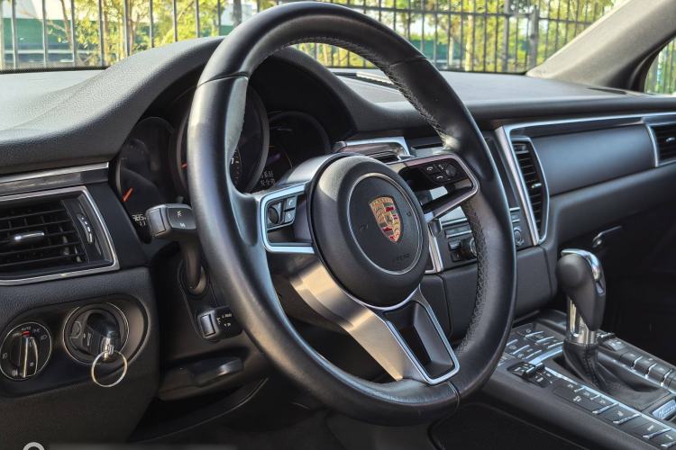 Used Porsche Macan 2014 Macan 2.0T Interior 2