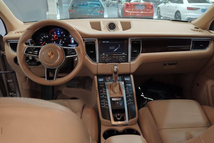 Used Porsche Macan 2014 Macan 2.0T Interior 2