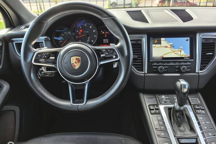 Used Porsche Macan 2014 Macan 2.0T Interior 3