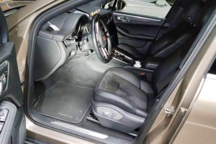 Used Porsche Macan 2014 Macan 2.0T Interior 3