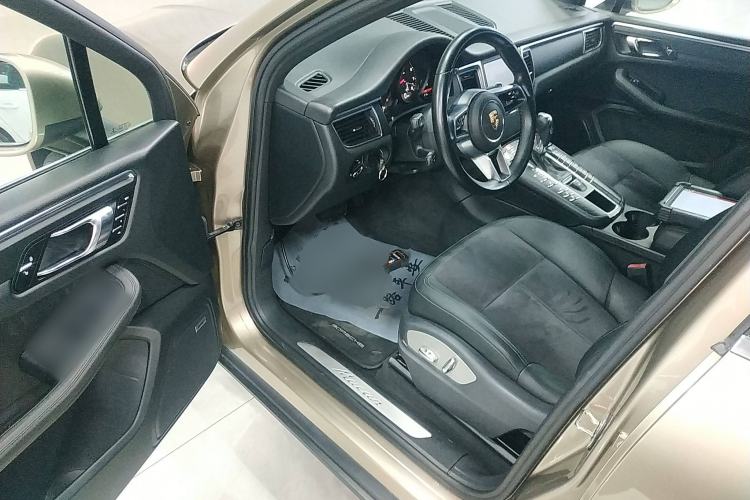 Used Porsche Macan 2014 Macan 2.0T Interior 3