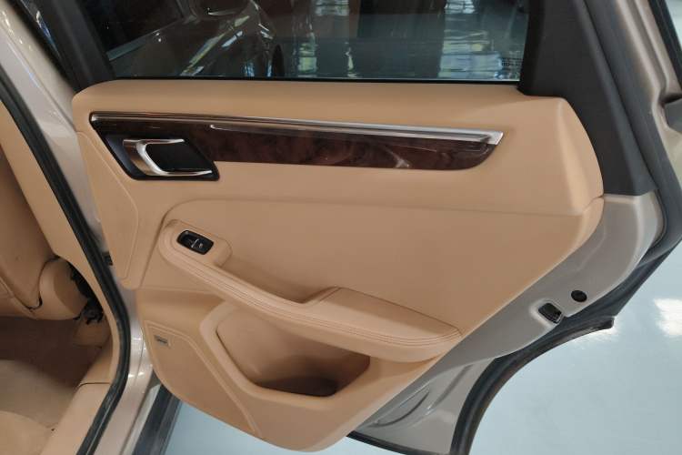 Used Porsche Macan 2014 Macan 2.0T Interior 6