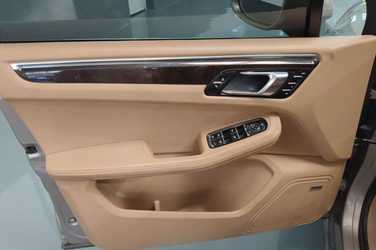 Used Porsche Macan 2014 Macan 2.0T Interior 7