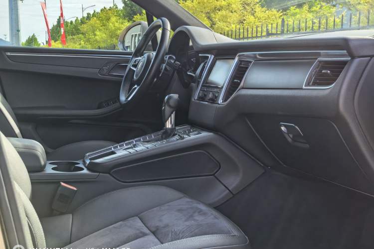 Used Porsche Macan 2014 Macan 2.0T Interior 8