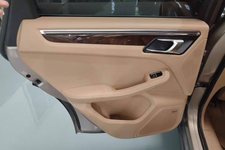 Used Porsche Macan 2014 Macan 2.0T Interior 8
