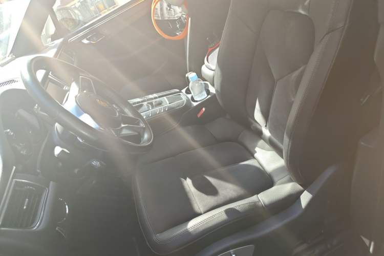 Used Porsche Macan 2014 Macan 2.0T Left Front Seat