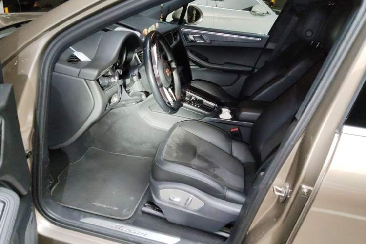 Used Porsche Macan 2014 Macan 2.0T Left Front Seat