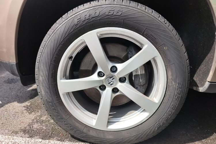 Used Porsche Macan 2014 Macan 2.0T Left Front Wheel Hub
