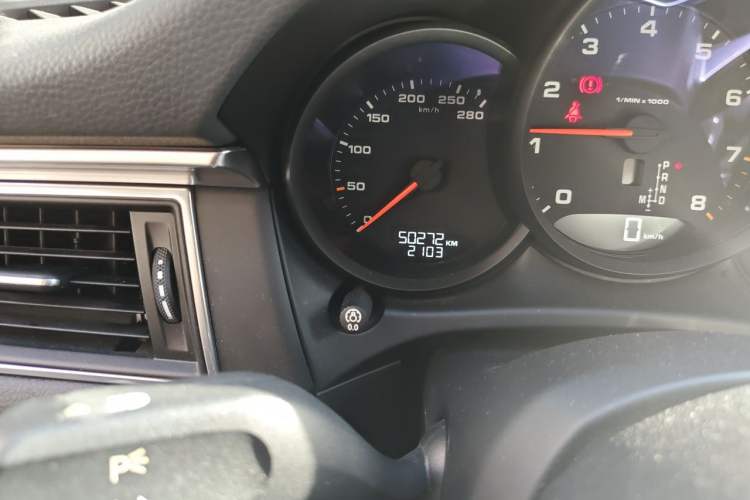 Used Porsche Macan 2014 Macan 2.0T Odometer Close Up