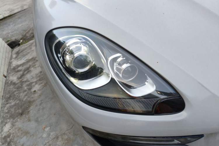 Used Porsche Macan 2014 Macan 2.0T Right Front Headlight