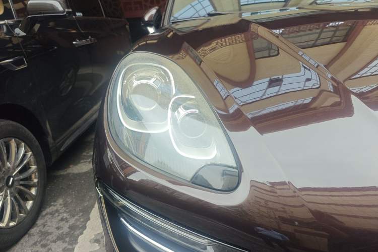 Used Porsche Macan 2014 Macan 2.0T Right Front Headlight