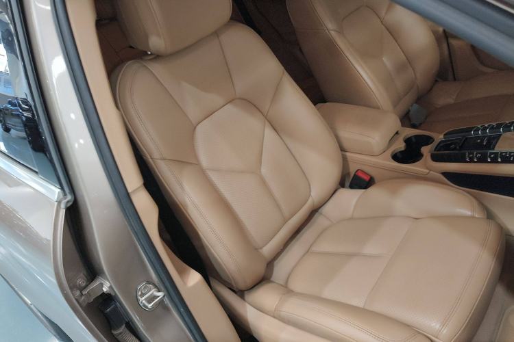 Used Porsche Macan 2014 Macan 2.0T Right Front Seat