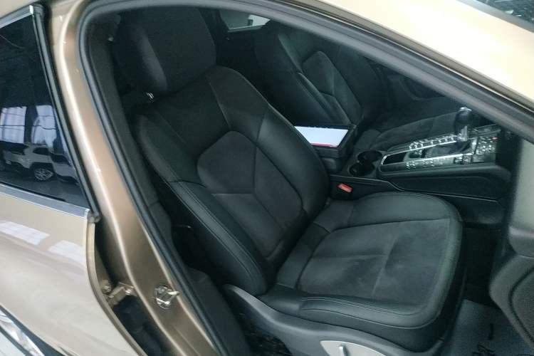 Used Porsche Macan 2014 Macan 2.0T Right Front Seat