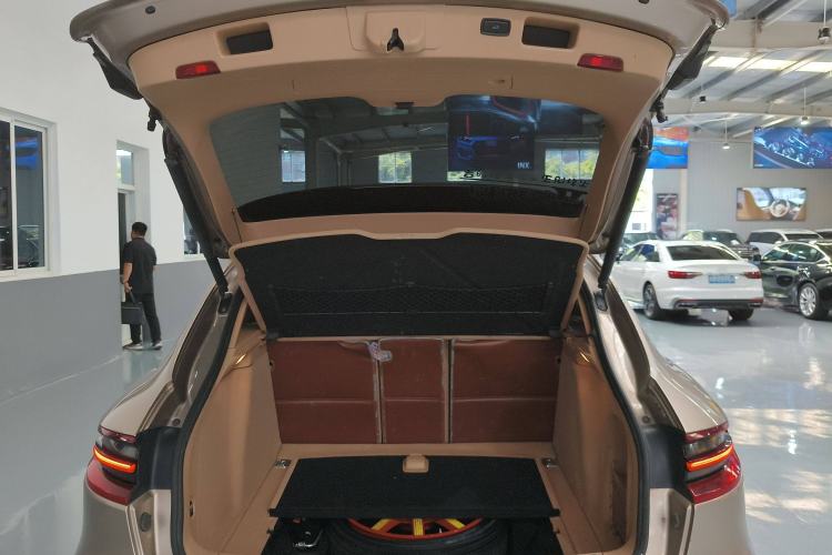 Used Porsche Macan 2014 Macan 2.0T Trunk