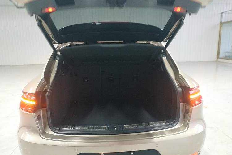 Used Porsche Macan 2014 Macan 2.0T Trunk