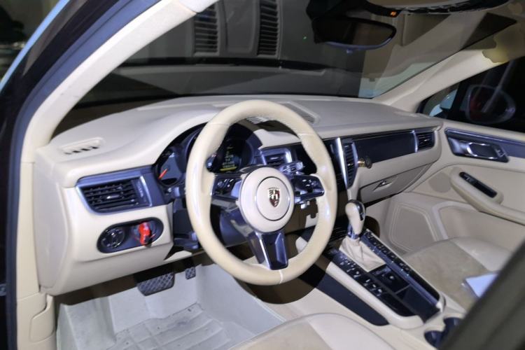 Used Porsche Macan 2014 Macan 2.0T Center Console