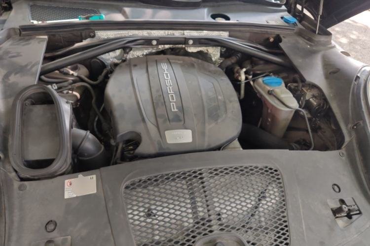 Used Porsche Macan 2014 Macan 2.0T Engine Bay
