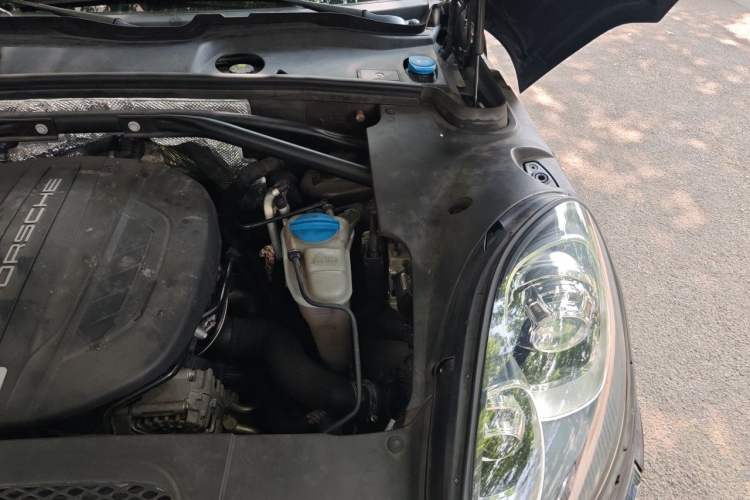 Used Porsche Macan 2014 Macan 2.0T Engine Bay Left